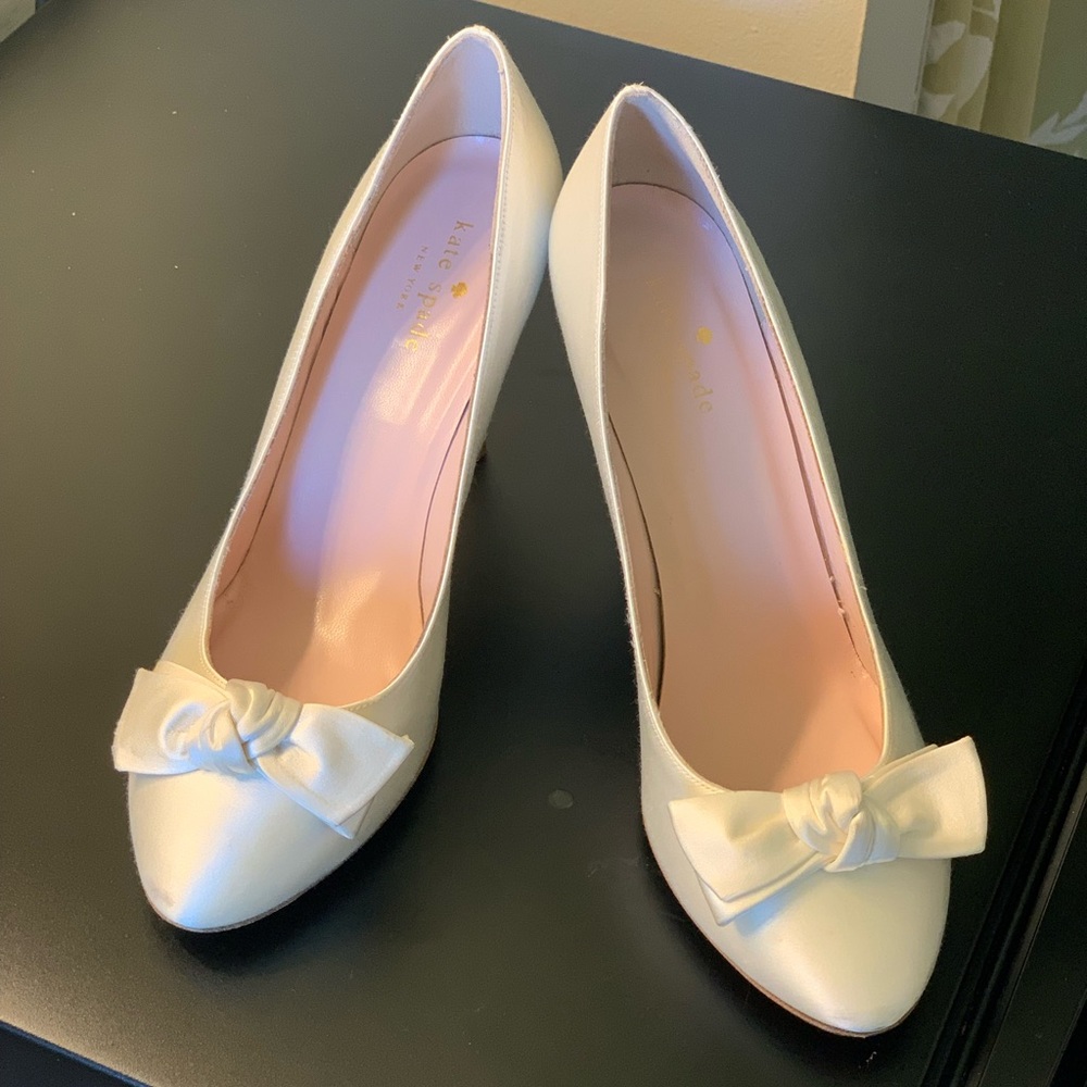 Kate Spade women’s white bow heels size 9